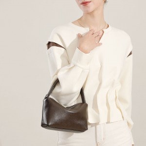 Light luxury, elegant, casual, versatile, small pillow bag, retro, simple commuter handbag, crossbody chain bag for women.