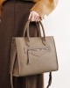 Large Large-capacity women's genuine leather tote, niche design, high-end commuter laptop briefcase.