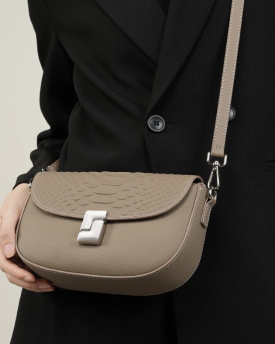 2025 summer new genuine leather bags. Women's versatile shoulder bag, elegant crocodile-print crossbody bag, large-capacity small square bag