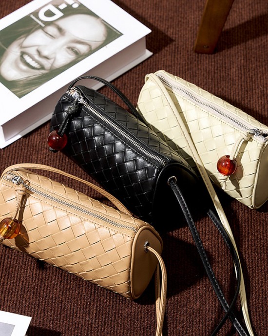Hot-Style Woven Leather Crossbody Small Bag for Women, Fashionable and Simple Casual Small Pillow Bag for Phones