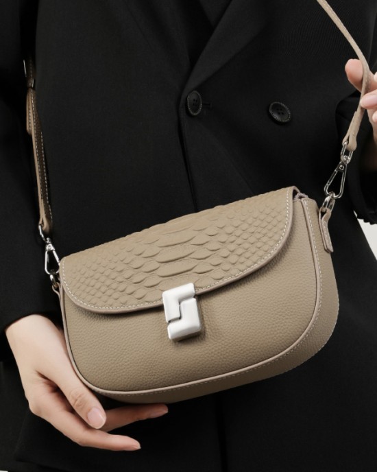 2025 summer new genuine leather bags. Women's versatile shoulder bag, elegant crocodile-print crossbody bag, large-capacity small square bag