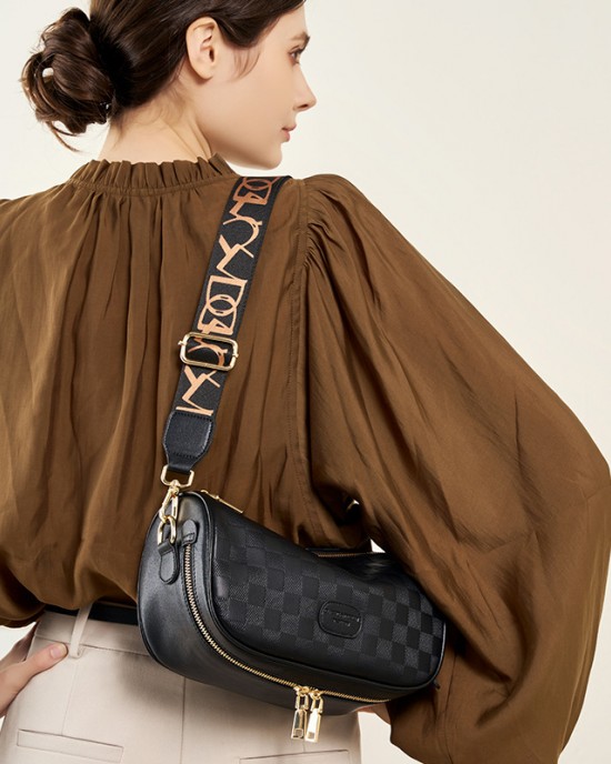 Used women's bags, niche design handbag, large capacity cowhide shoulder underarm bag, cowhide commuter bowling bag.