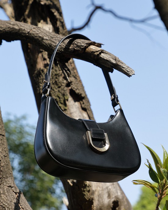 Niche Design, Luxury Cowhide Leather Baguette Bag for Women, 2025 Fashionable, Simple, Versatile Single-Shoulder Crossbody Bag