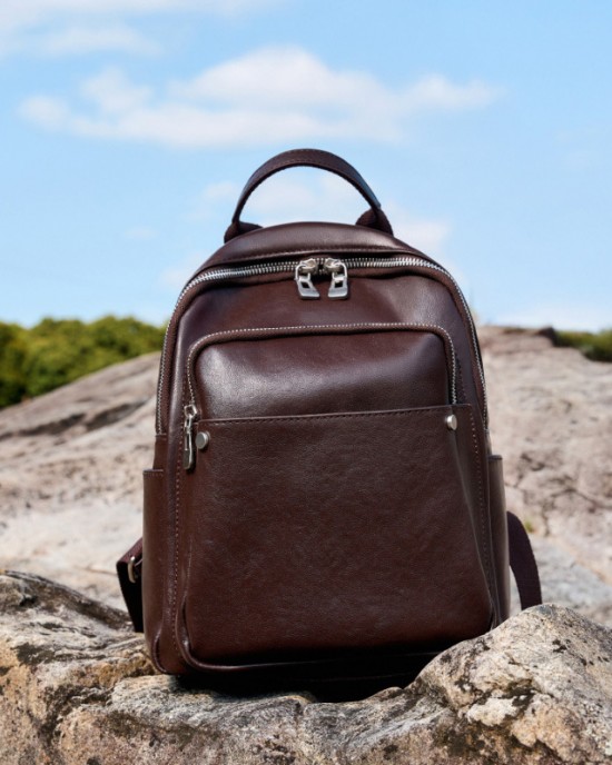 Premium vegetable-tanned leather women's backpack 2025 New Spring/Summer Fashionable Large-Capacity Women's Travel and Commuter Backpack