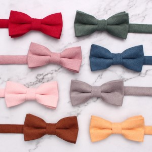 Autumn and winter new Korean velvet solid-color children's bow ties, trendy children's stylish and personalized neckties, bow ties for boys and girls.