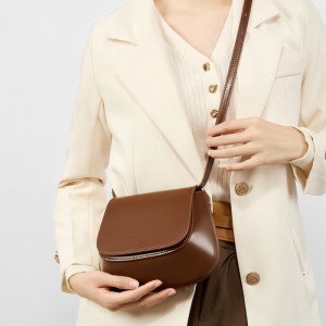 Chestnut women's genuine leather new high-quality niche this year's popular retro shoulder and crossbody saddle bag