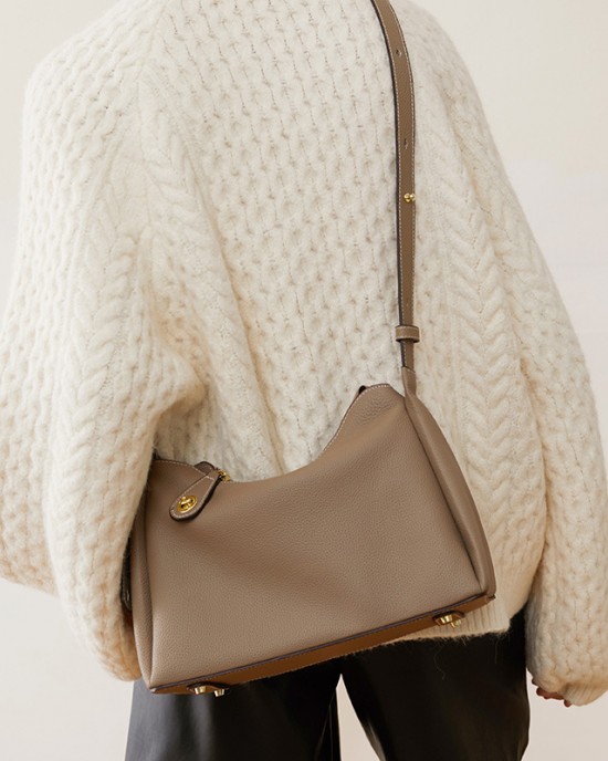 Premium genuine leather women's bag, new 2025 new crossbody shoulder bag, fashionable and stylish underarm bag.