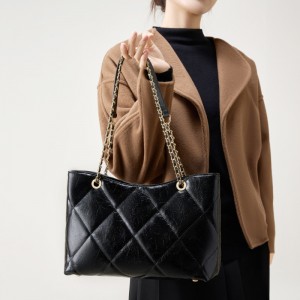 Spring/Summer Genuine Leather Diamond-Patterned Large Bag, 2025 New Fashionable Large Capacity Women's Chain, Versatile Shoulder/Crossbody Bag for Influencers