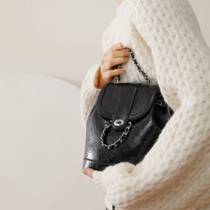 Special Price: 2025 Korean Niche Chanel-Style Chain Bag, Large Capacity, Retro Cowhide Shoulder/Crossbody Bucket Bag