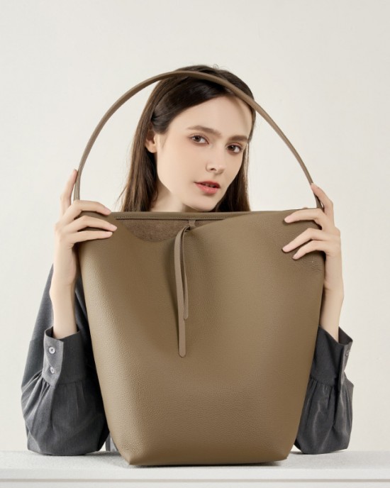 High-end, top-grain Togo cowhide, Japanese and Korean-inspired, lazy-style genuine leather bucket bag, large-capacity shoulder tote bag, casual.
