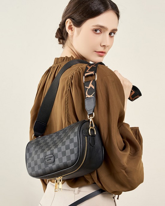 Used women's bags, niche design handbag, large capacity cowhide shoulder underarm bag, cowhide commuter bowling bag.