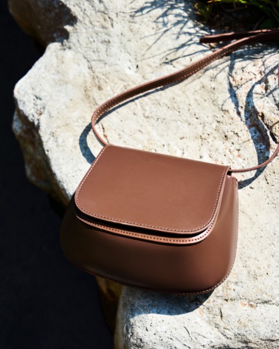 Chestnut women's genuine leather new high-quality niche this year's popular retro shoulder and crossbody saddle bag