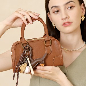 2025 new genuine leather Boston bag, versatile commuter bowling bag, niche crossbody bag