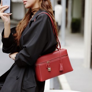 New spring/summer 2025 cowhide box bag, stylish commuter shoulder and crossbody bag, elegant and stylish women's handbag