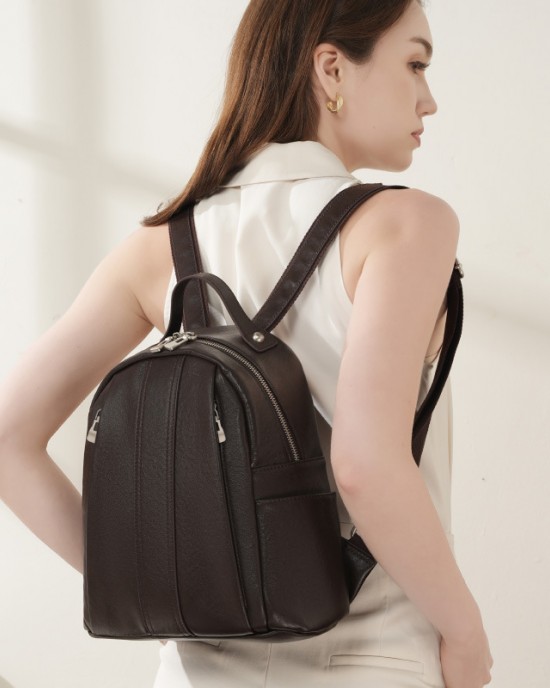 2025 new trendy, versatile top-grain cowhide backpack for women. Women's Large-Capacity Soft Leather Backpack