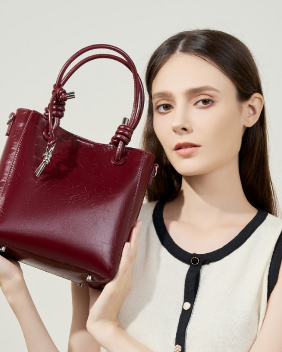 New autumn top-grain cowhide cracked shoulder-shoulder genuine leather crossbody tote bucket bag, niche waxed leather women's bag.