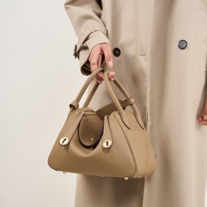 2025 new large Lindy bag, genuine leather shoulder and crossbody bag, versatile pillow bag, medium doctor's bag.