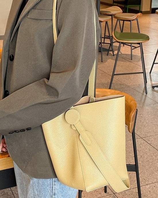 Yan mobile phone bag, women's 2025 new summer genuine leather women's bag, versatile, lightweight, mini, high-end