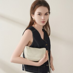 Genuine leather Boston women's bag, bowling bag, single-shoulder pillow bag, 2025 new square-shaped underarm bag.