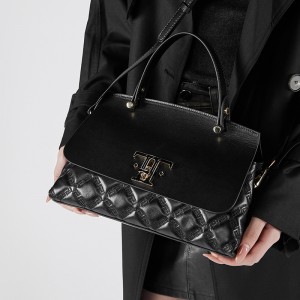 New trendy, niche genuine leather bags, high-end, simple commuter handbags, large-capacity, stylish tote bags.